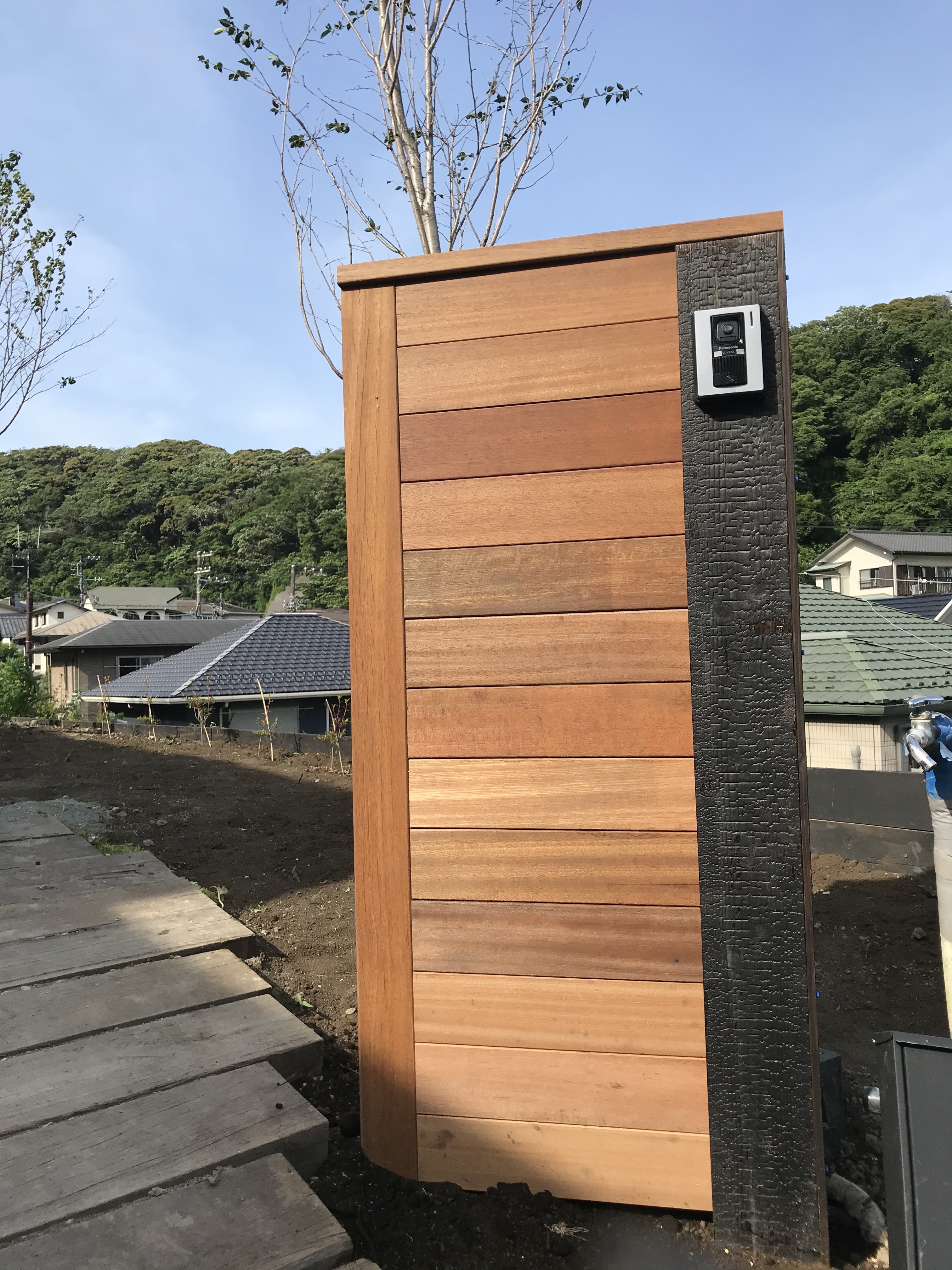 門柱　後はポストと表札