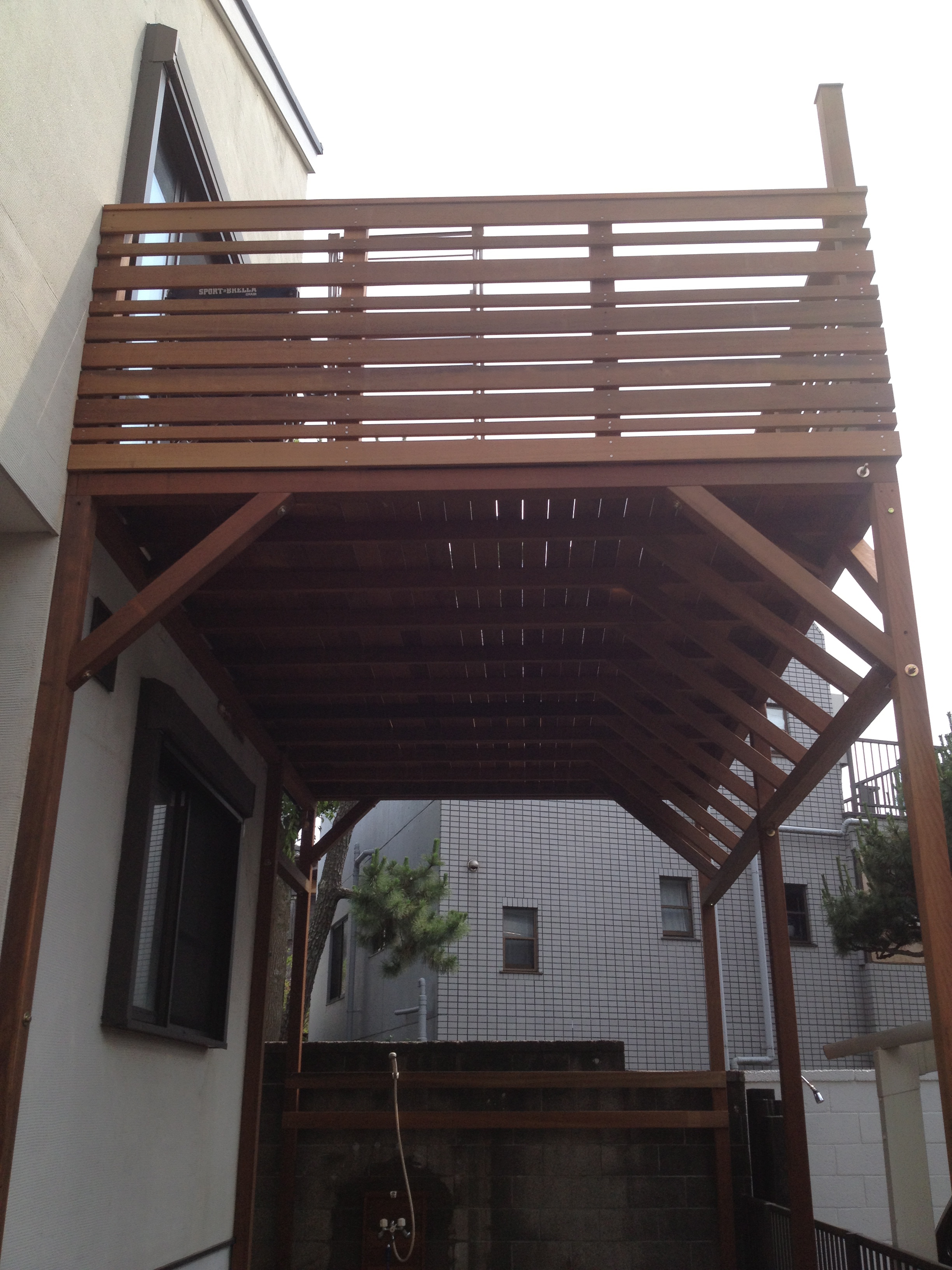 重厚なスカイデッキ