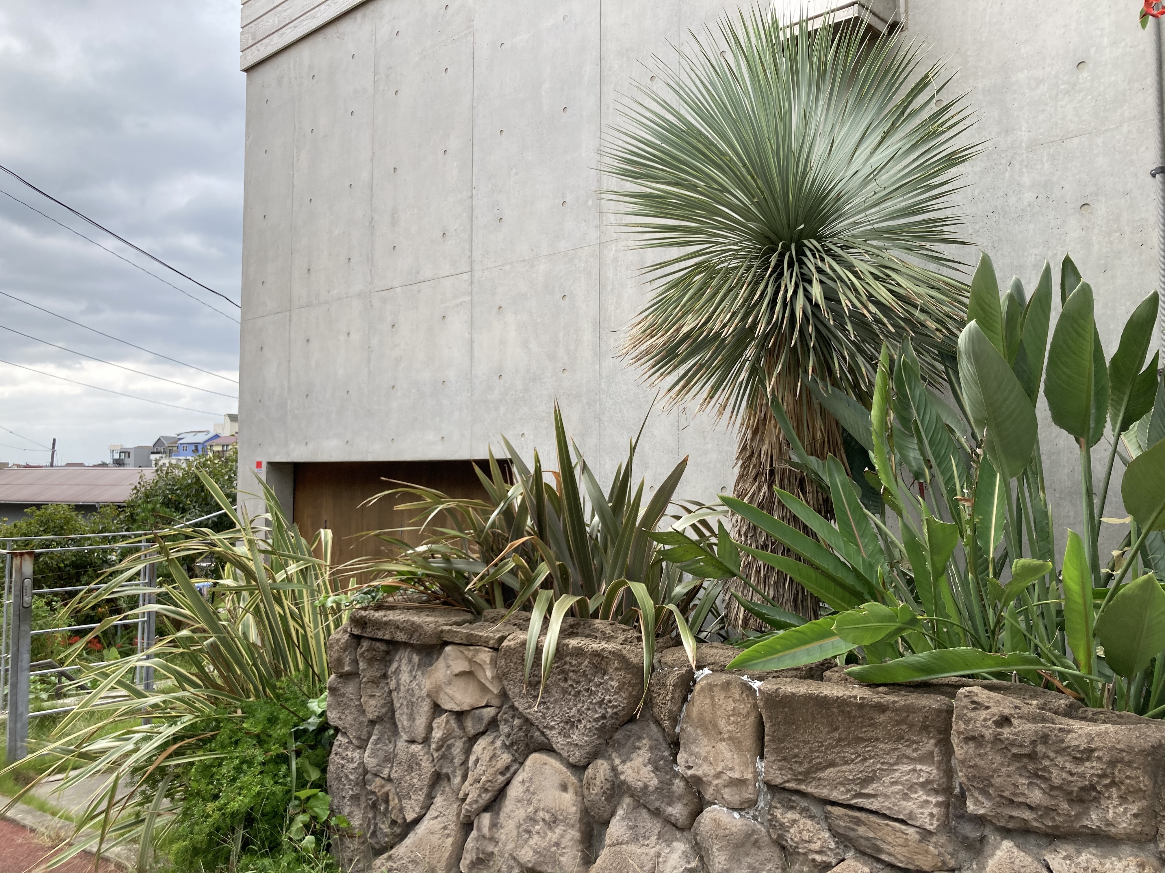 葉山　直輸入ハワイの石貼り　Hawaii Stone