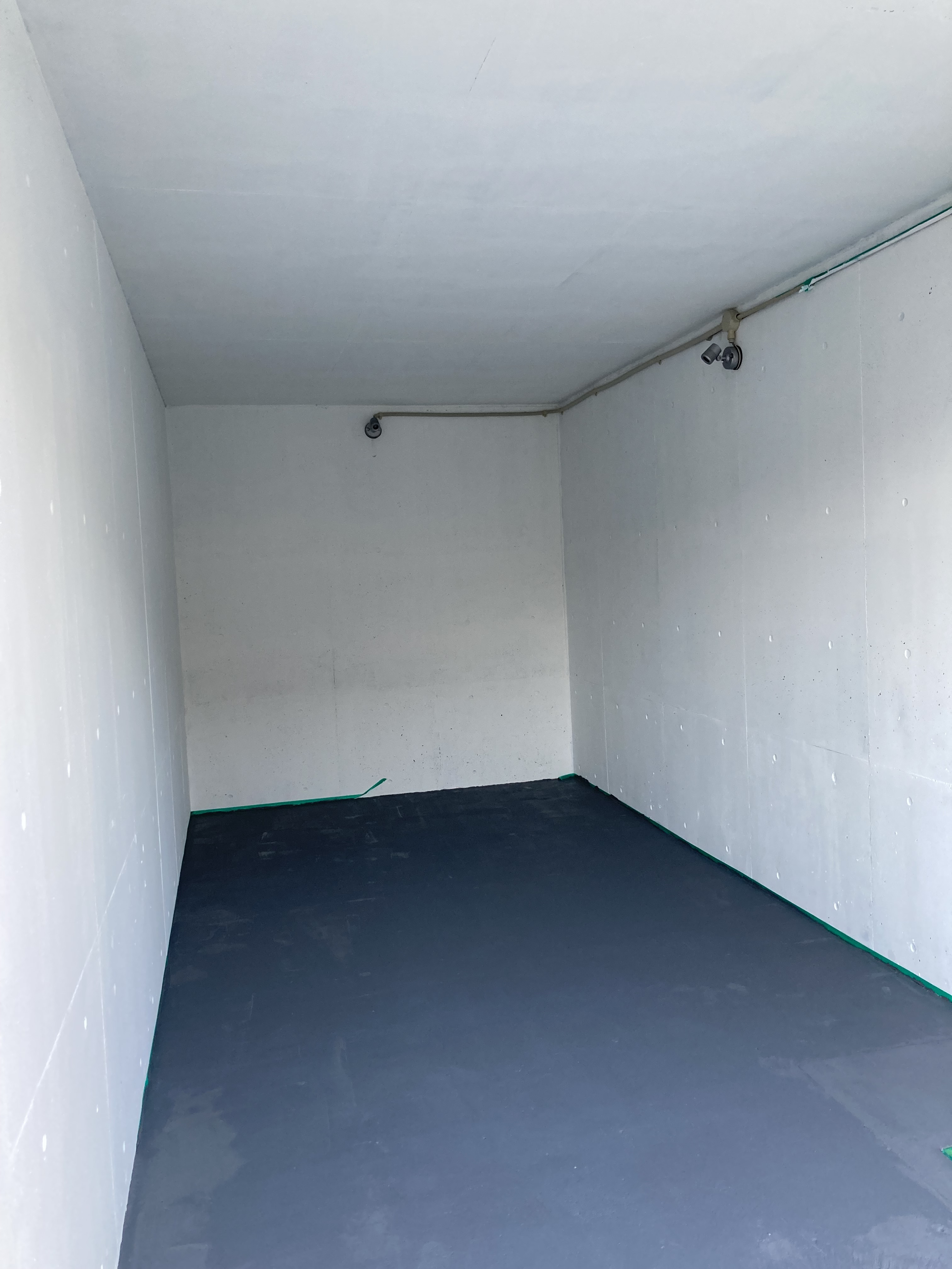 七里ヶ浜　駐車場再生　　後はサーフボードラック取り付け