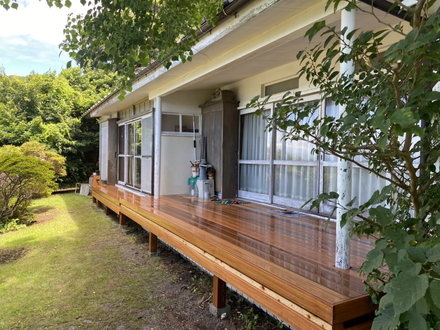 葉山絶景のウッドデッキ　良いな〜　工期3日