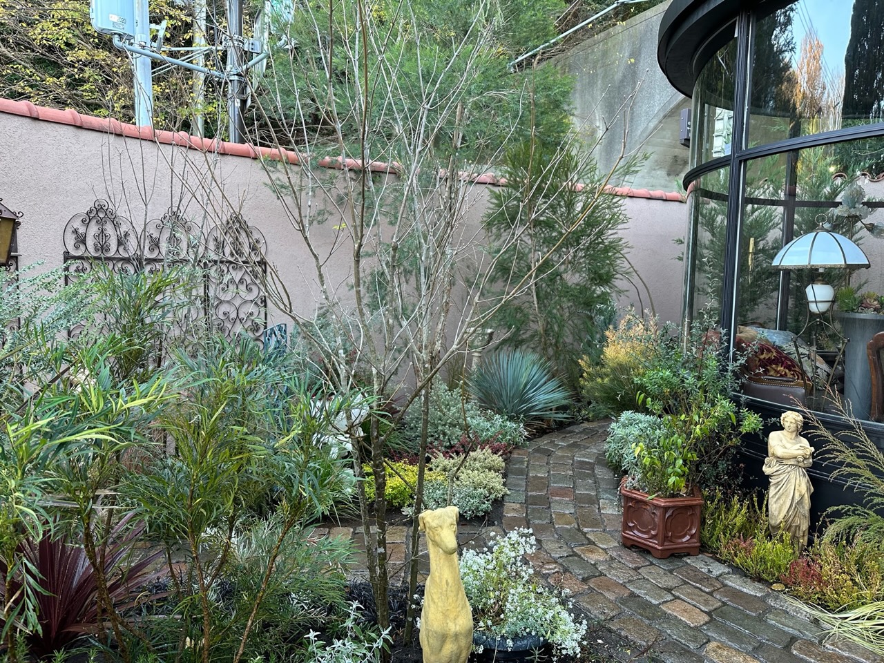 植栽　園路　夜も美しい庭になりました